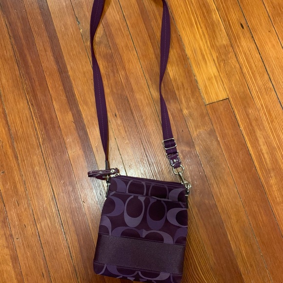 Purple coach side purse - Picture 1 of 2